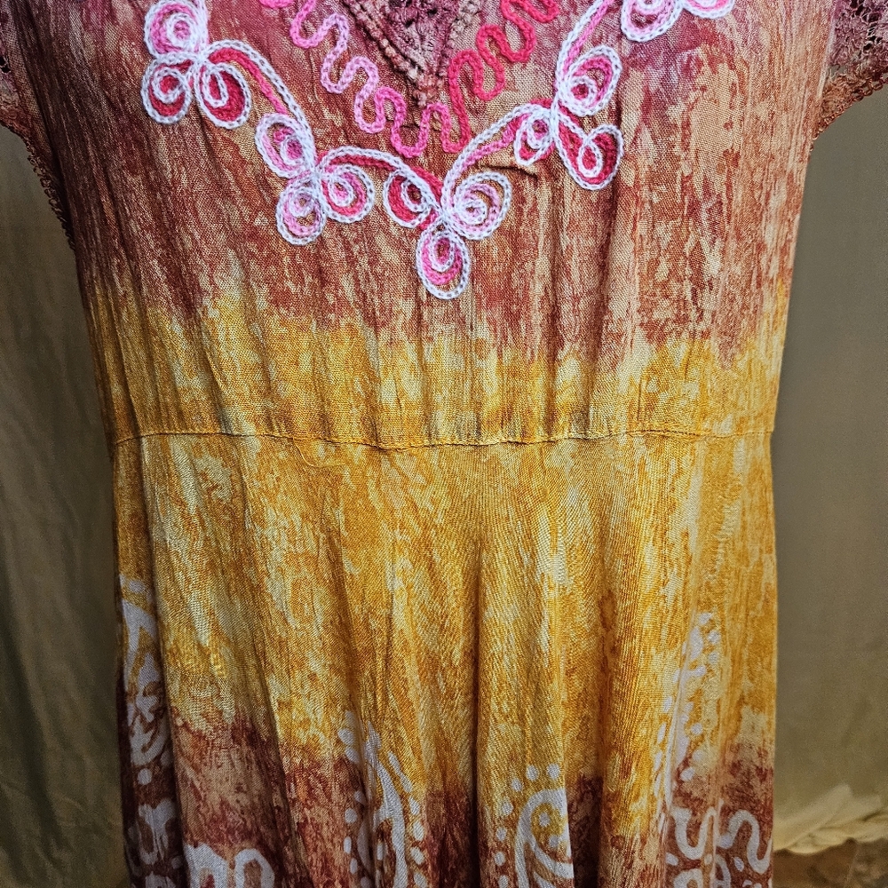 NWT Shoreline Boho Tie-dye Embroidery V-neck Dress with Lace Sleeves - Picture 4 of 12